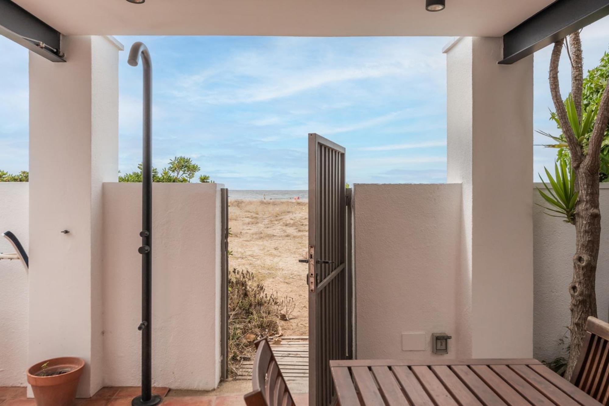 Beach Villa Cristina By Hhbcn Castelldefels Oda fotoğraf